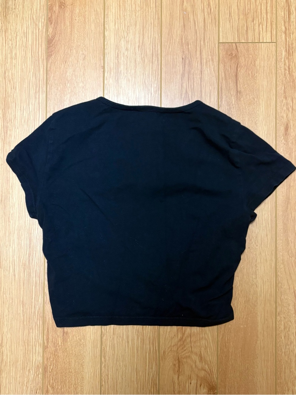 TNA Black Ruched Short Sleeve Crop Top - Picture 2 of 4